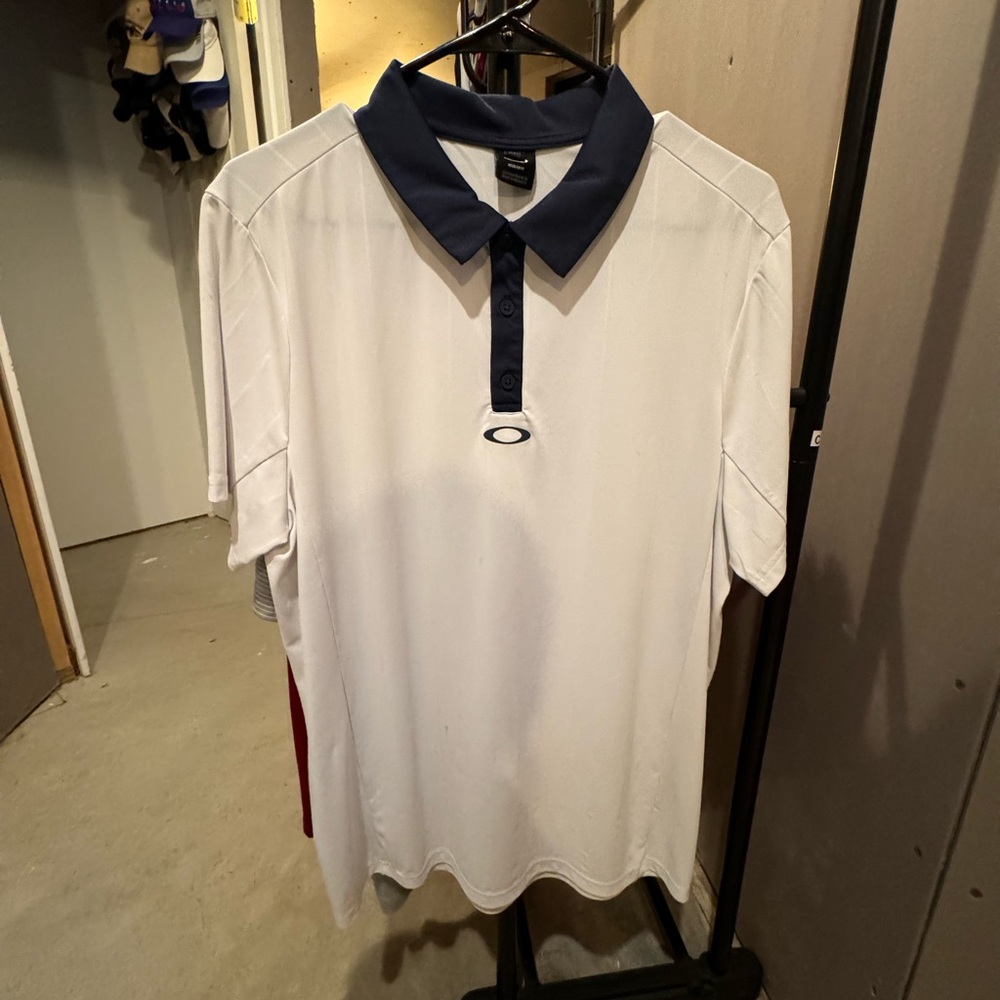 Oakley Polo